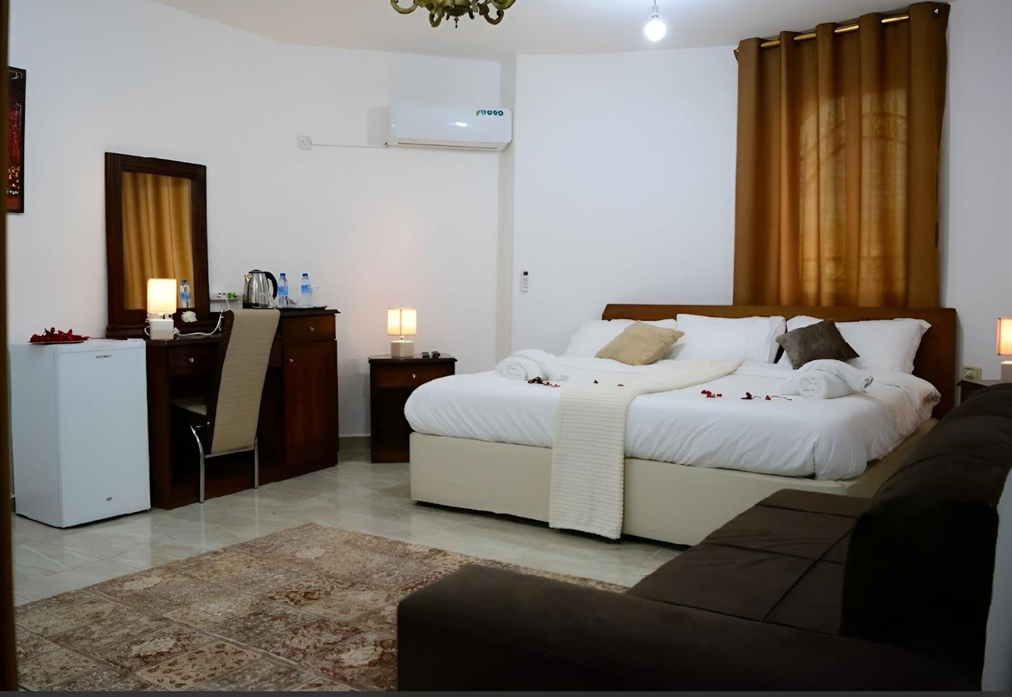 Marvel Hostel Wadi Musa Exterior photo